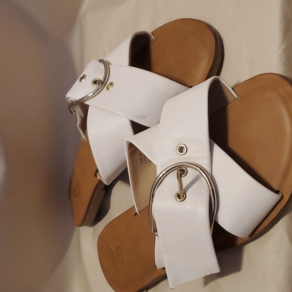 NY&C White Buckle Sandals SZ 7